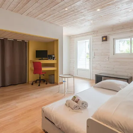 Le Zen - Sauna - Piscine Interieure Saint-Hilaire-de-Chaleons