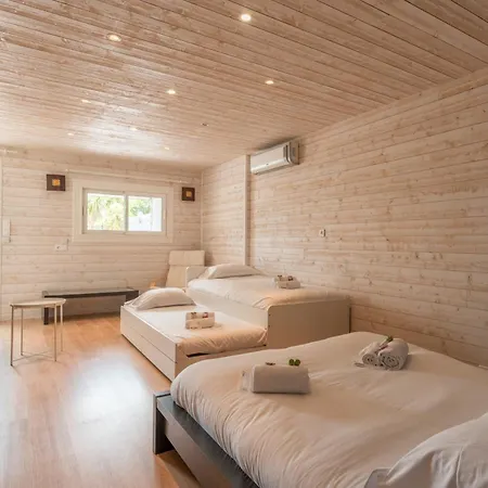 Дом отдыха Le Zen - Sauna - Piscine Interieure Saint-Hilaire-de-Chaleons