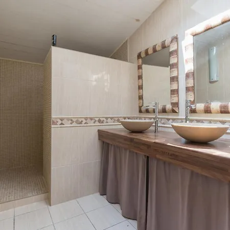 Le Zen - Sauna - Piscine Interieure Saint-Hilaire-de-Chaleons