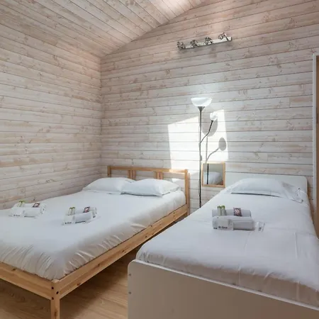 Дом отдыха Le Zen - Sauna - Piscine Interieure Saint-Hilaire-de-Chaleons